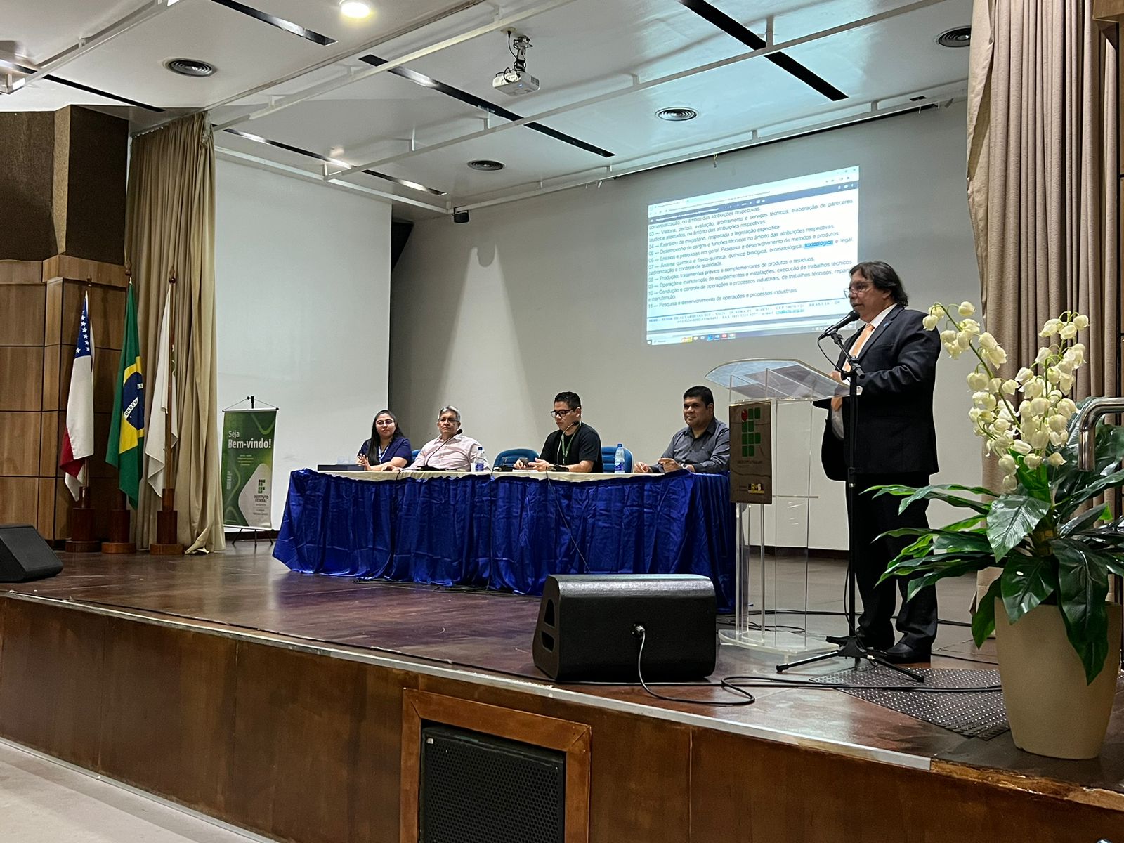 O Conselho Regional de Química da 14ª Região participou do Seminário de Estágio 2024 do Instituto Federal do Amazonas-IFAM. Estiveram presentes no evento o Presidente do CRQ 14ª, Gilson Mascarenhas; o Diretor Tesoureiro, Jaime Marques; a Relações Institucionais, Ana Caroline Duarte e a Assessora de Comunicação, Maiara Cristina.